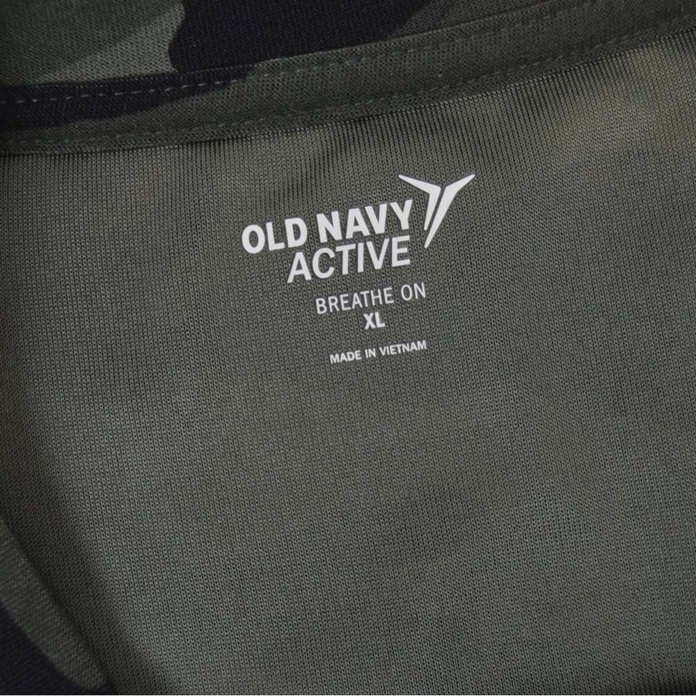 Old Navy‎ Relaxed Breathe ON Twist-Hem Cropped Top, Green Camo - Size XL 483333 - Picture 3 of 7